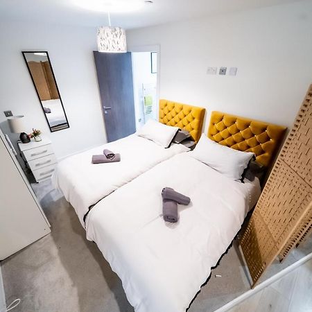 Bv Spacious 1-Bedroom Apartment Close To Town Center - Sleeps 6 Брадфорд Экстерьер фото