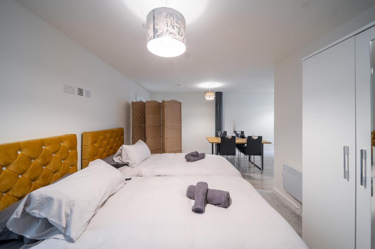Bv Spacious 1-Bedroom Apartment Close To Town Center - Sleeps 6 Брадфорд Экстерьер фото